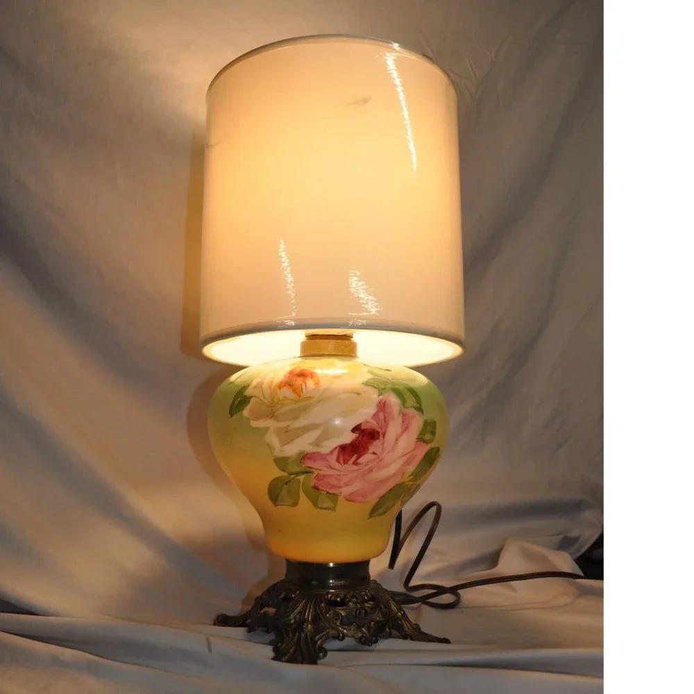 SALE* vintage floral kerosene glass lamp turned electric (319w)
